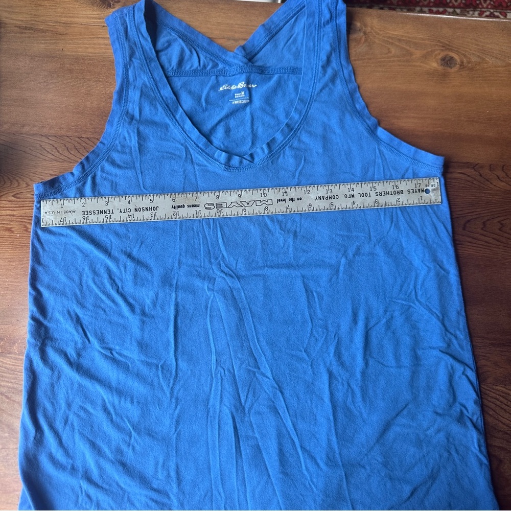 Women's Tempo Light Tank Top - Eddie Bauer size Med - Royal blue